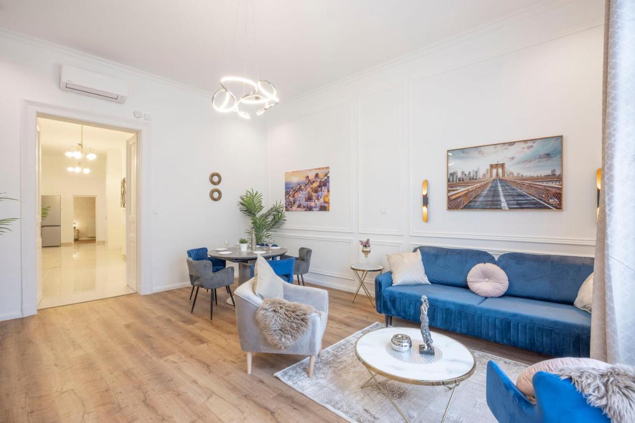 Apartment Luxurious Grand W/ 3bedrm 2bathrm *