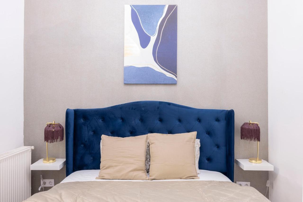 Luxurious Grand W/ 3bedrm 2bathrm