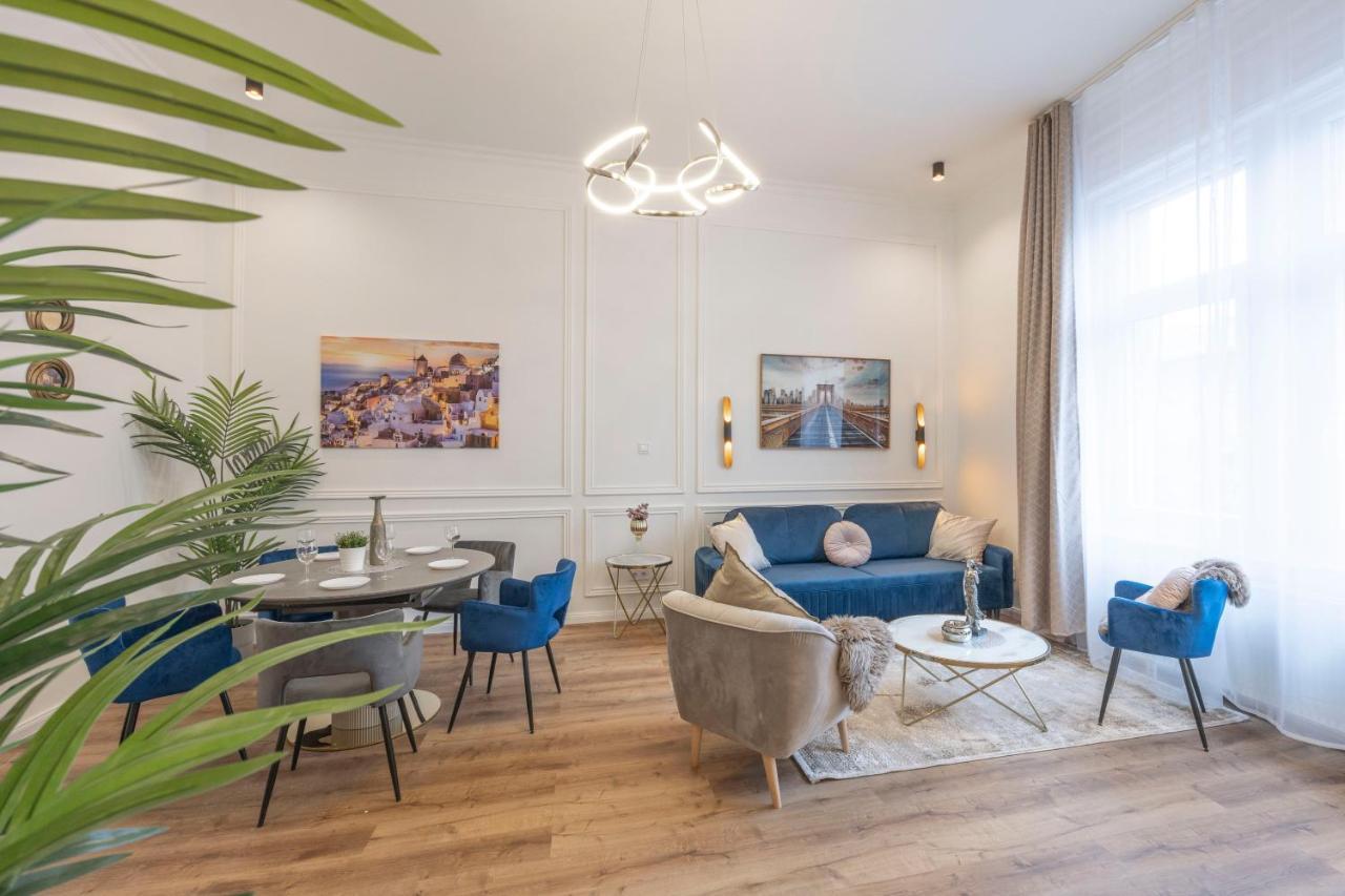 Luxurious Grand W/ 3bedrm 2bathrm Budapest