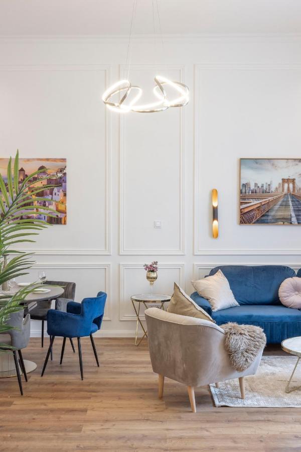 Luxurious Grand W/ 3bedrm 2bathrm Apartment Budapest